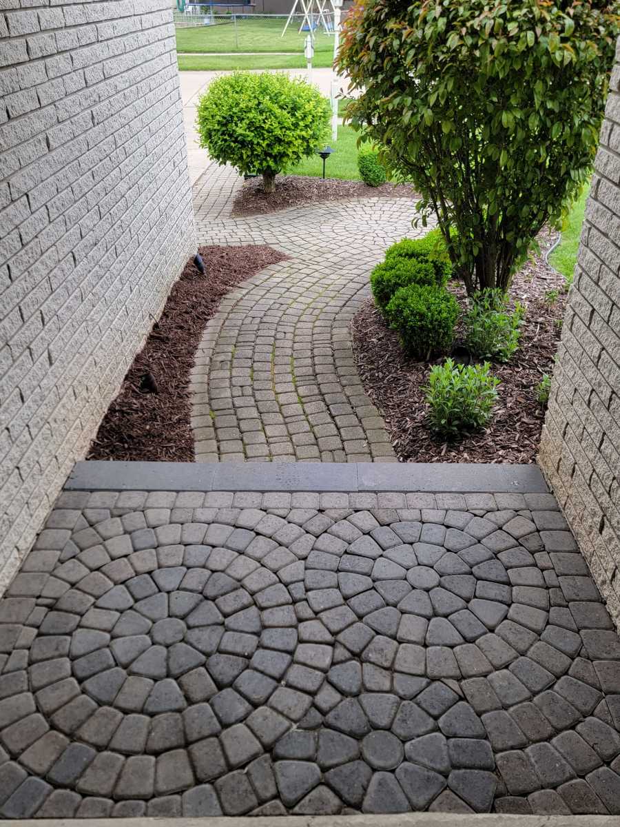 brick-pavers-walkway-before-2
