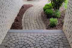 brick-pavers-walkway-before-2