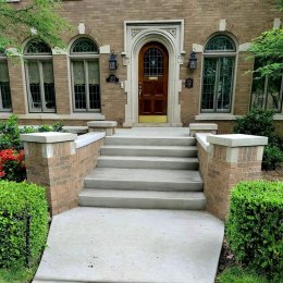 sq-limestone-entrance